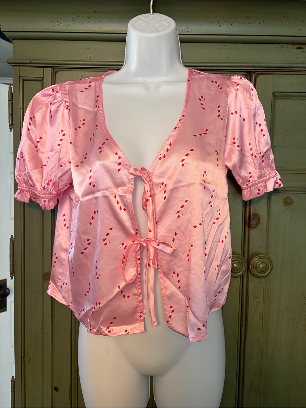 NWT Francesca's Collections Pink Candy-Cane Tie Front Puff Sleeve Top